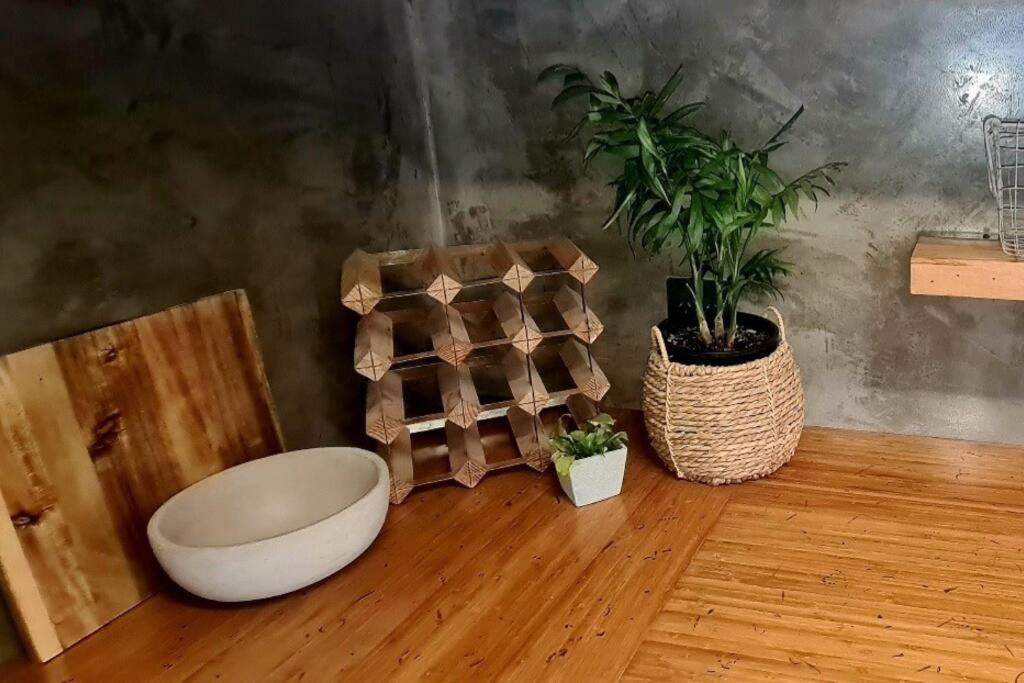 Apartment 5 - Haddin Court - Modern Loft Style Бленгейм Екстер'єр фото